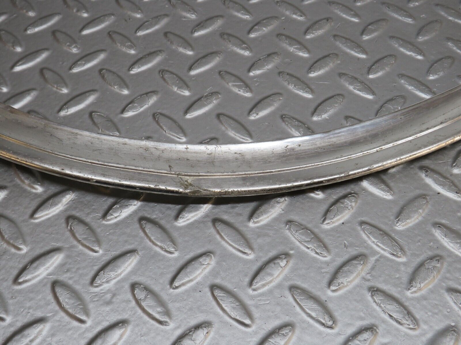 40492 Mercedes-Benz W110 230 Rear Windscreen Chrome Frame