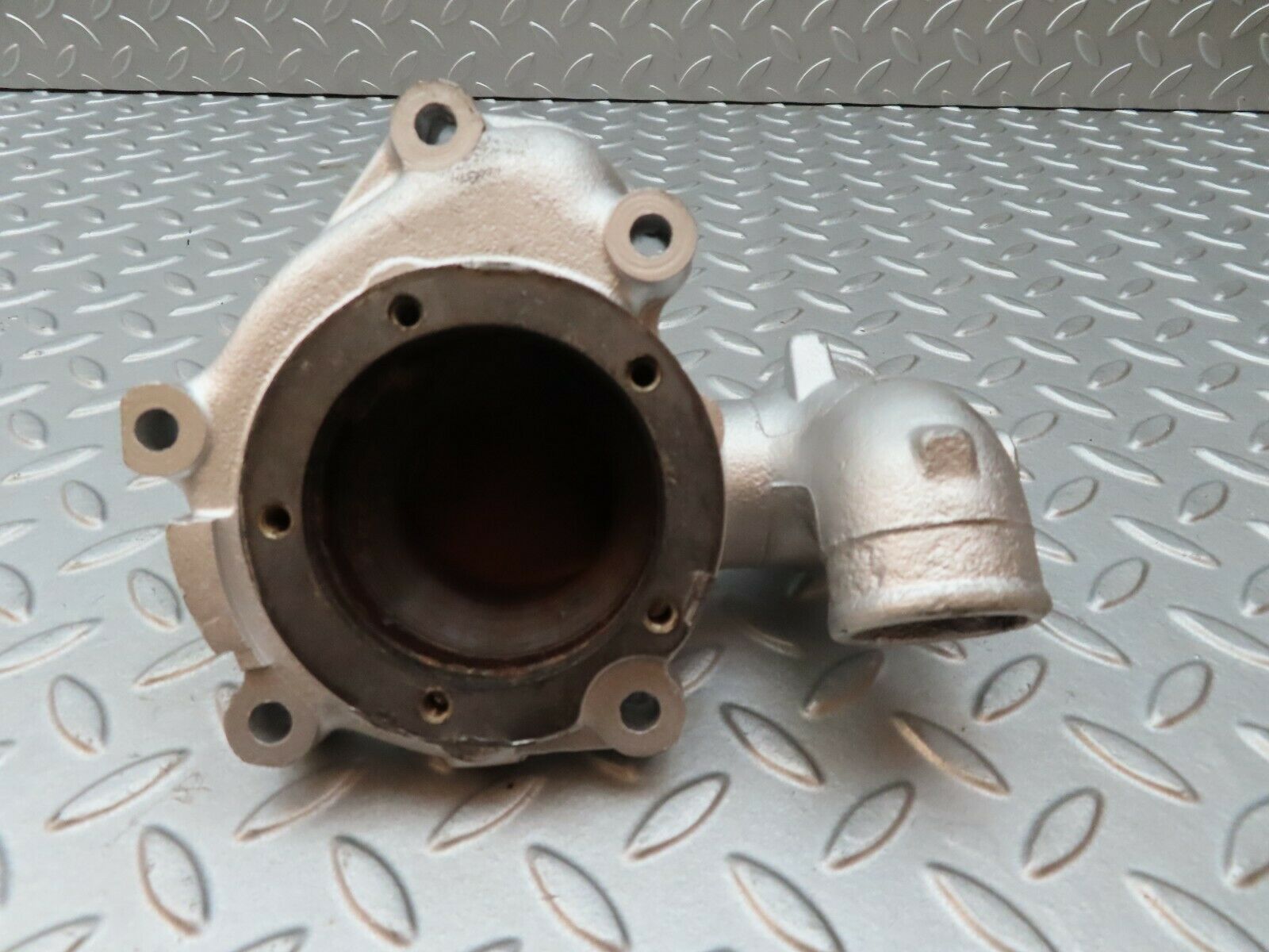 4699 Mercedes-Benz W114 280CE Coupe Water Pump House 1102010301