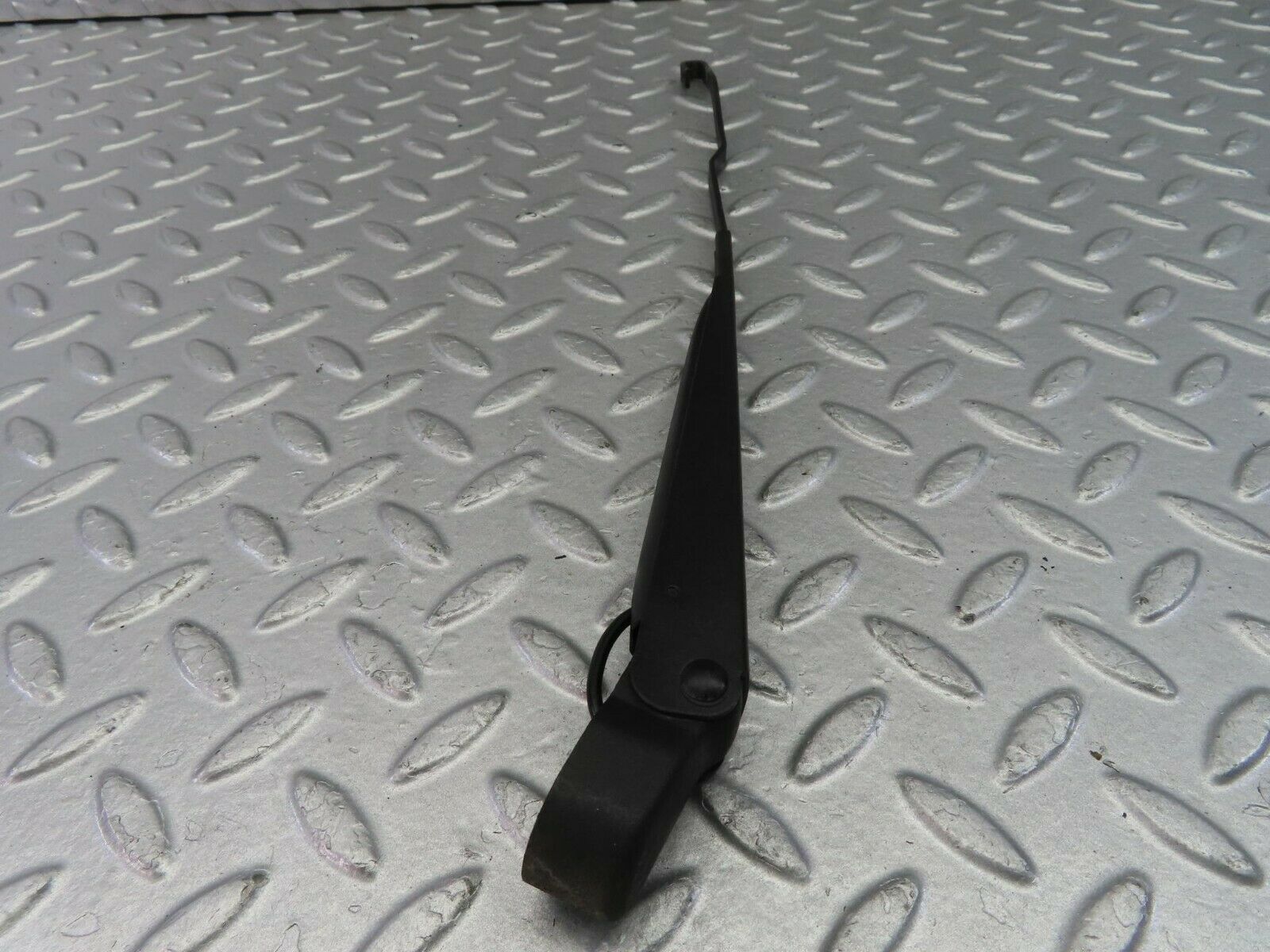 10000 Mercedes-Benz C123 230CE Coupe Wiper Arm Bosch Left 3399990553