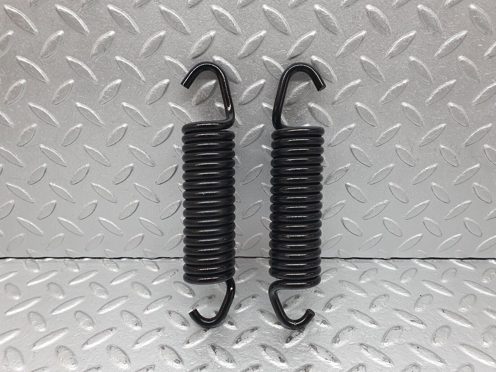 41165 Mercedes-Benz W126 300SE Bonnet Hinge Spring