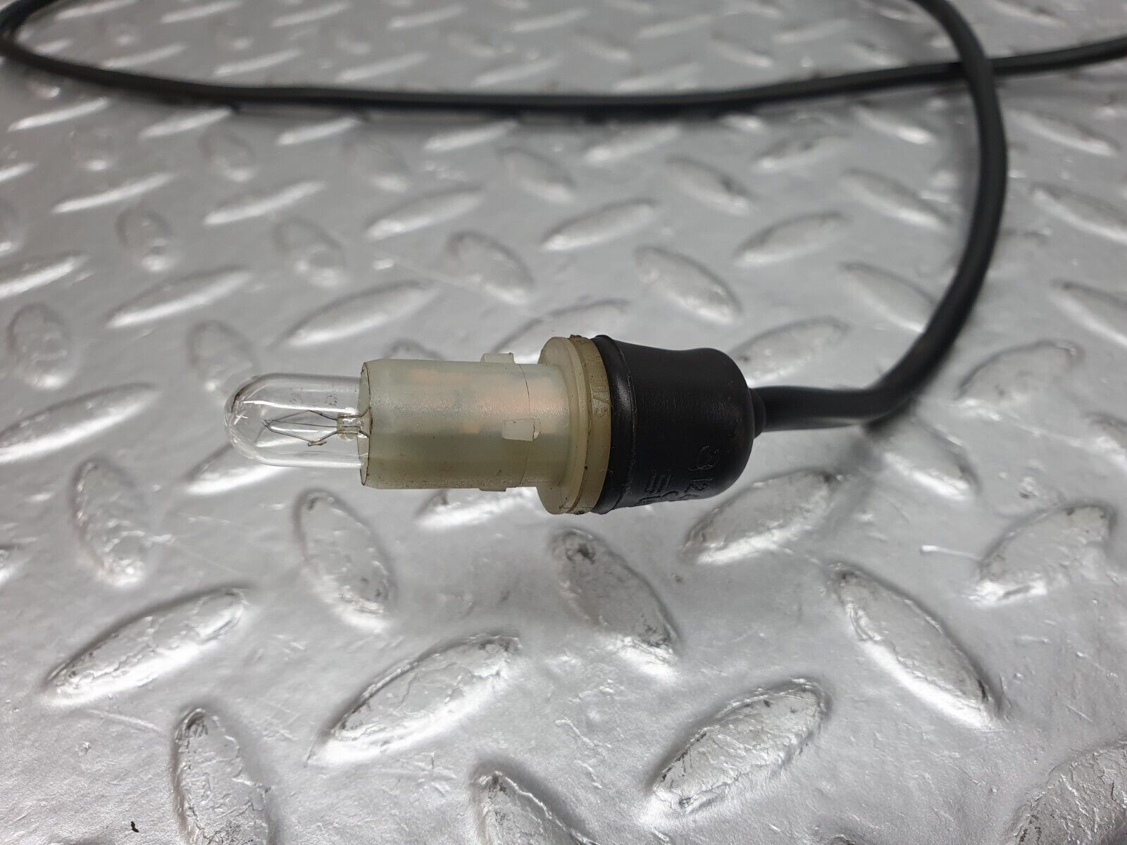 41089 Mercedes-Benz W126 300SE Front Wing Indicator Cable Wire 1249971881