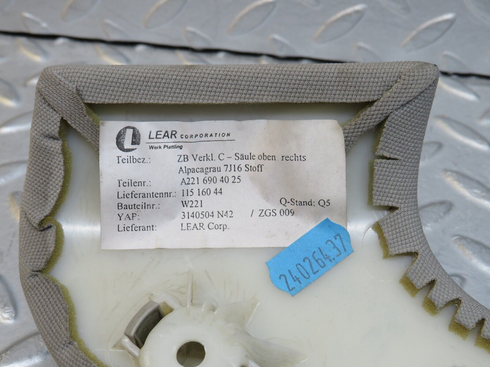 35209 Mercedes-Benz W221 C Pillar Interior Trim Right Side 2216904025