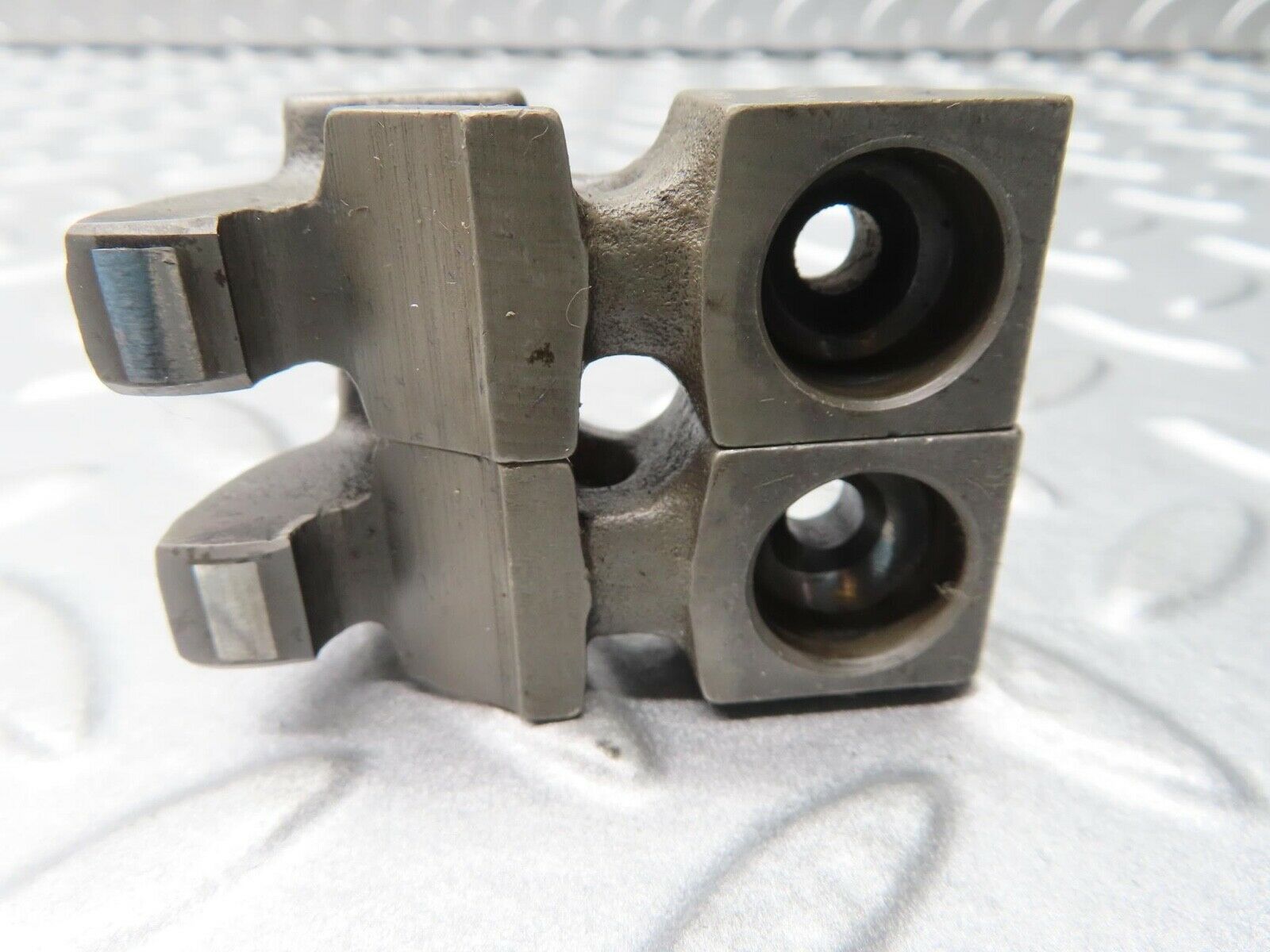 16563 Mercedes-Benz C107 350SLC Coupe Valve Rocker Arm With Retaining Spring