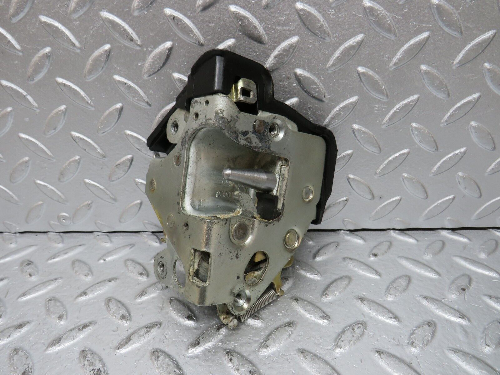 32143 Mercedes-Benz W123 230E Rear Right Door Lock Mechanism 1237330208