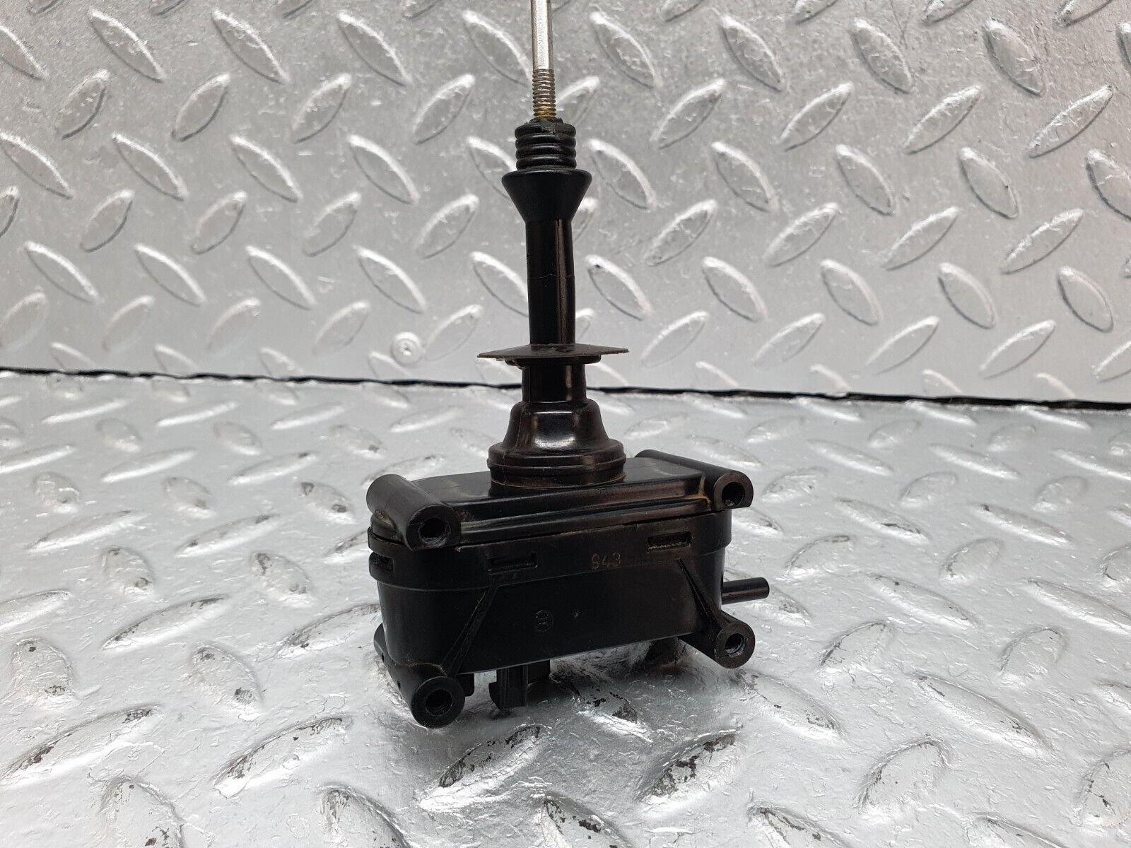 41079 Mercedes-Benz W126 300SE Rear Left Door Lock Vacuum Actuator & Knob