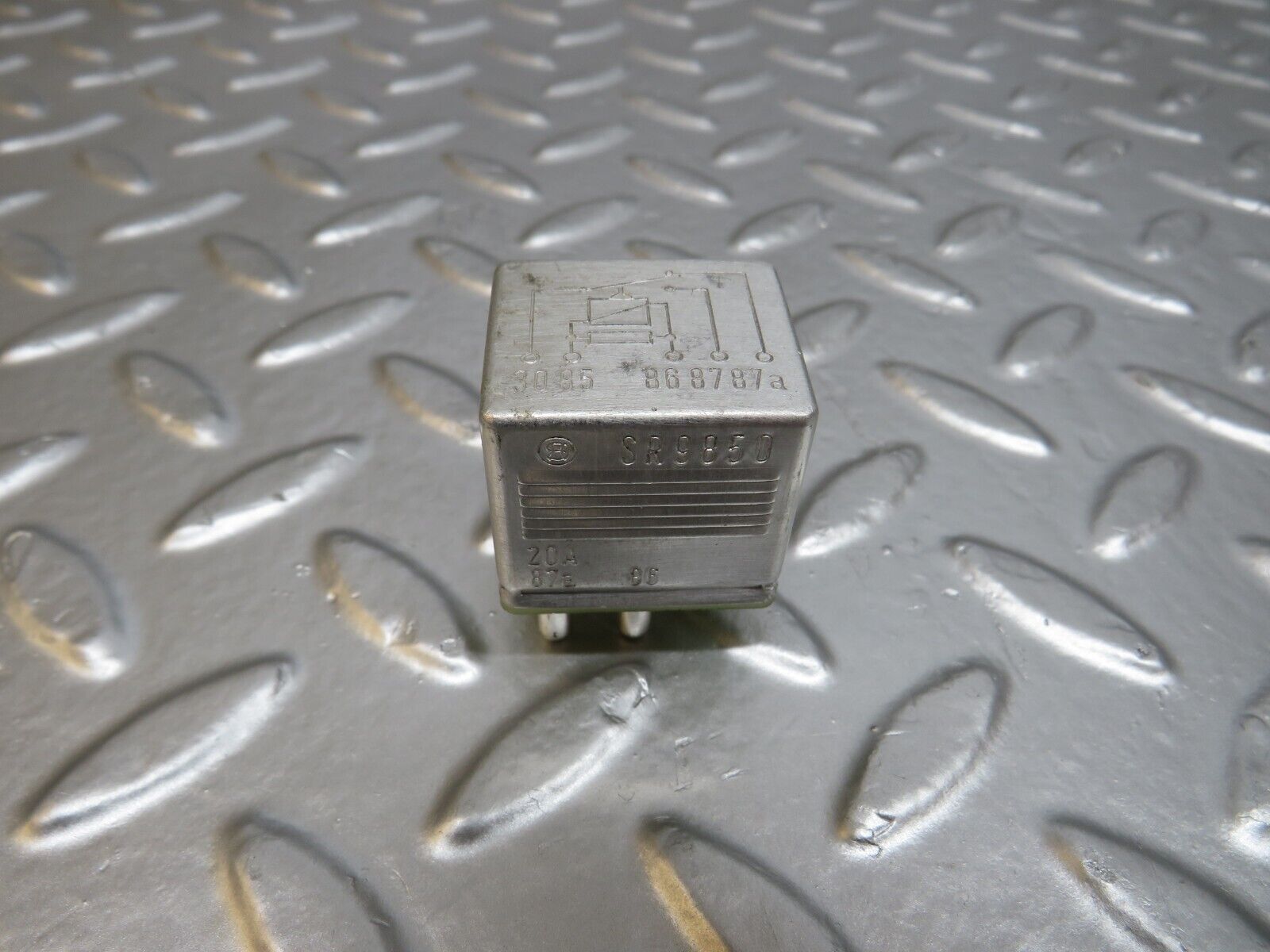 24681 Mercedes-Benz W140 S320 Multi Purpose Relay 0015420219