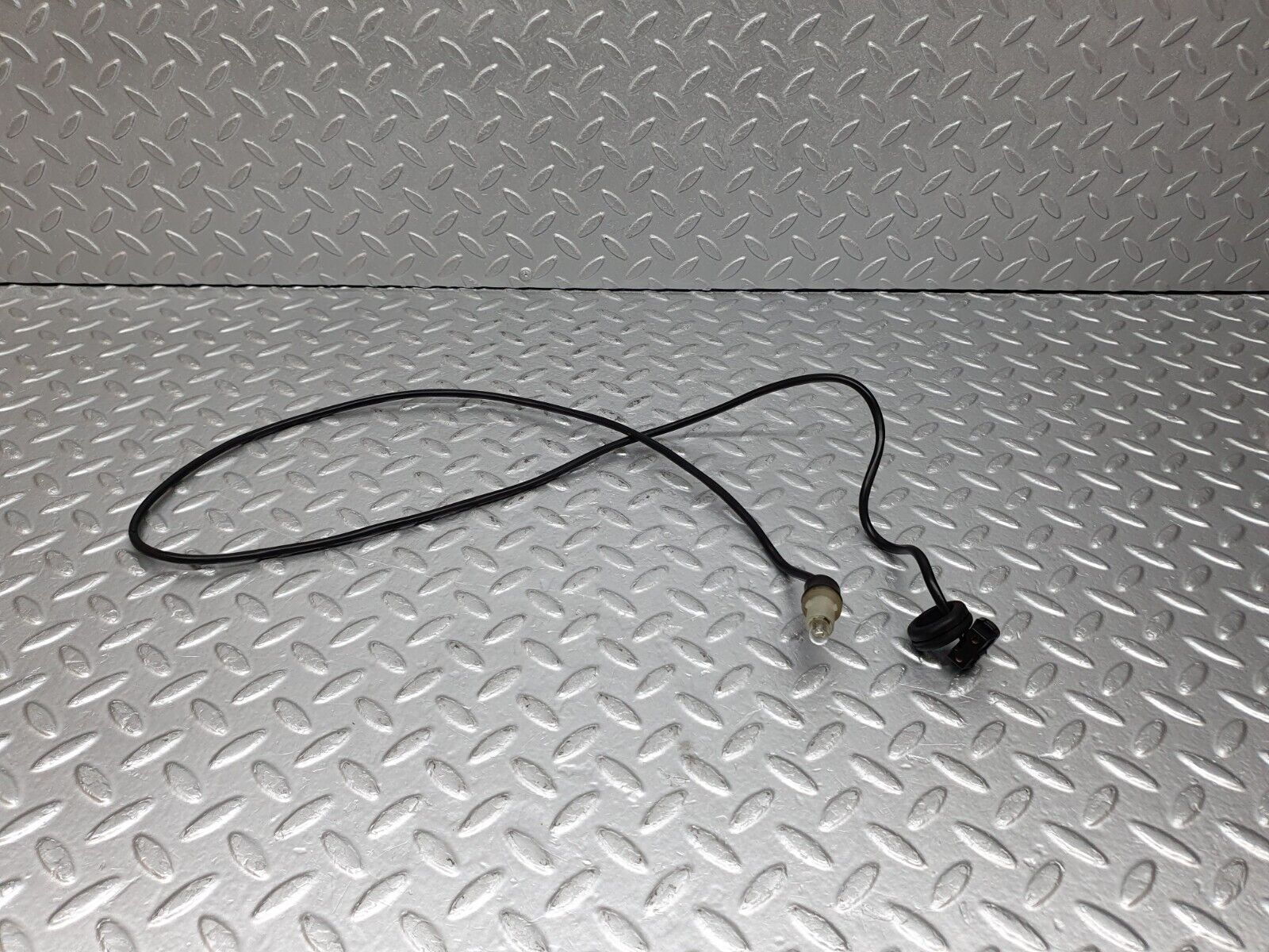 41089 Mercedes-Benz W126 300SE Front Wing Indicator Cable Wire 1249971881