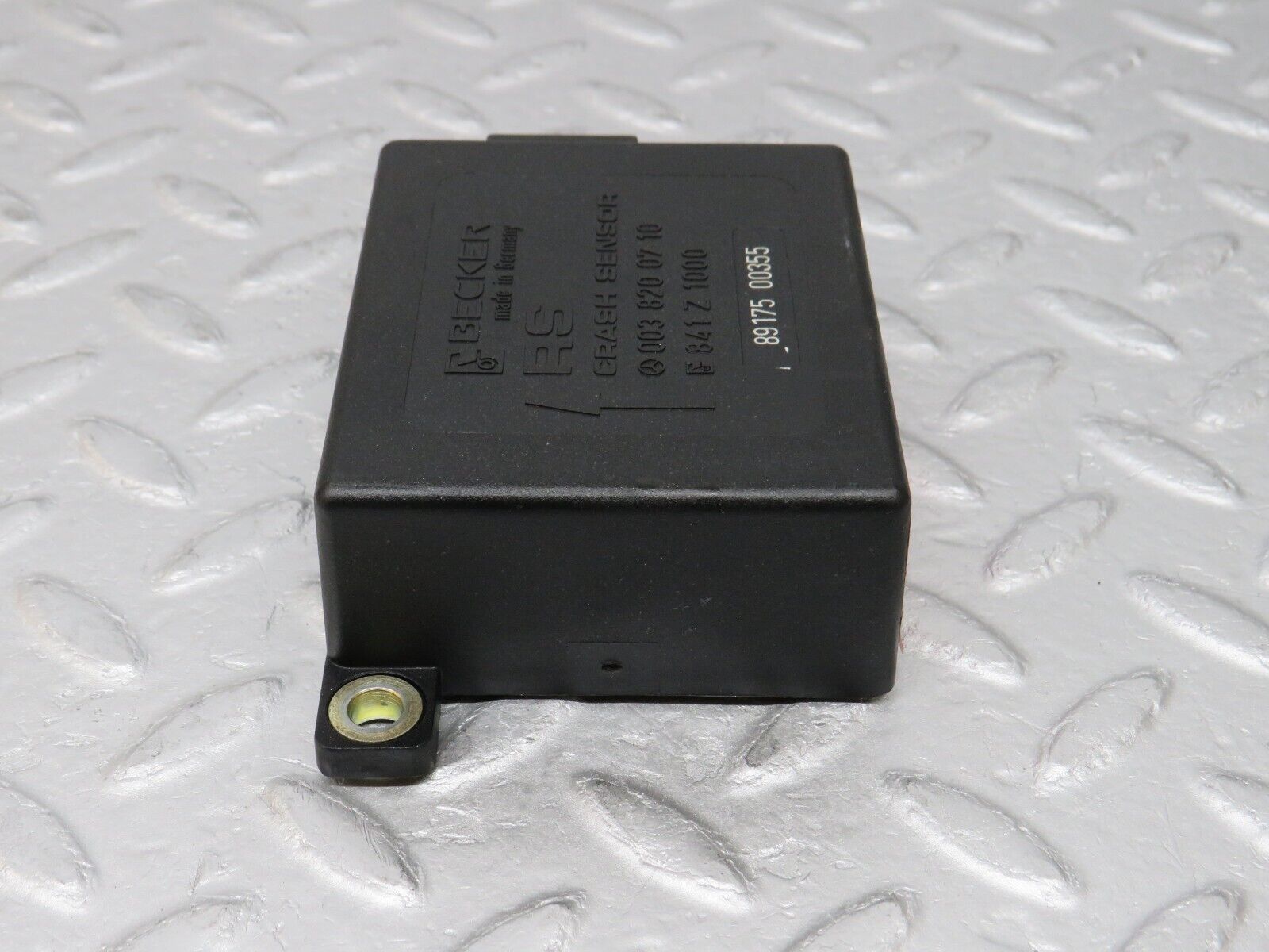 36547 Mercedes-Benz W201 190E 2.0L Crash Sensor Bosch 0038200710