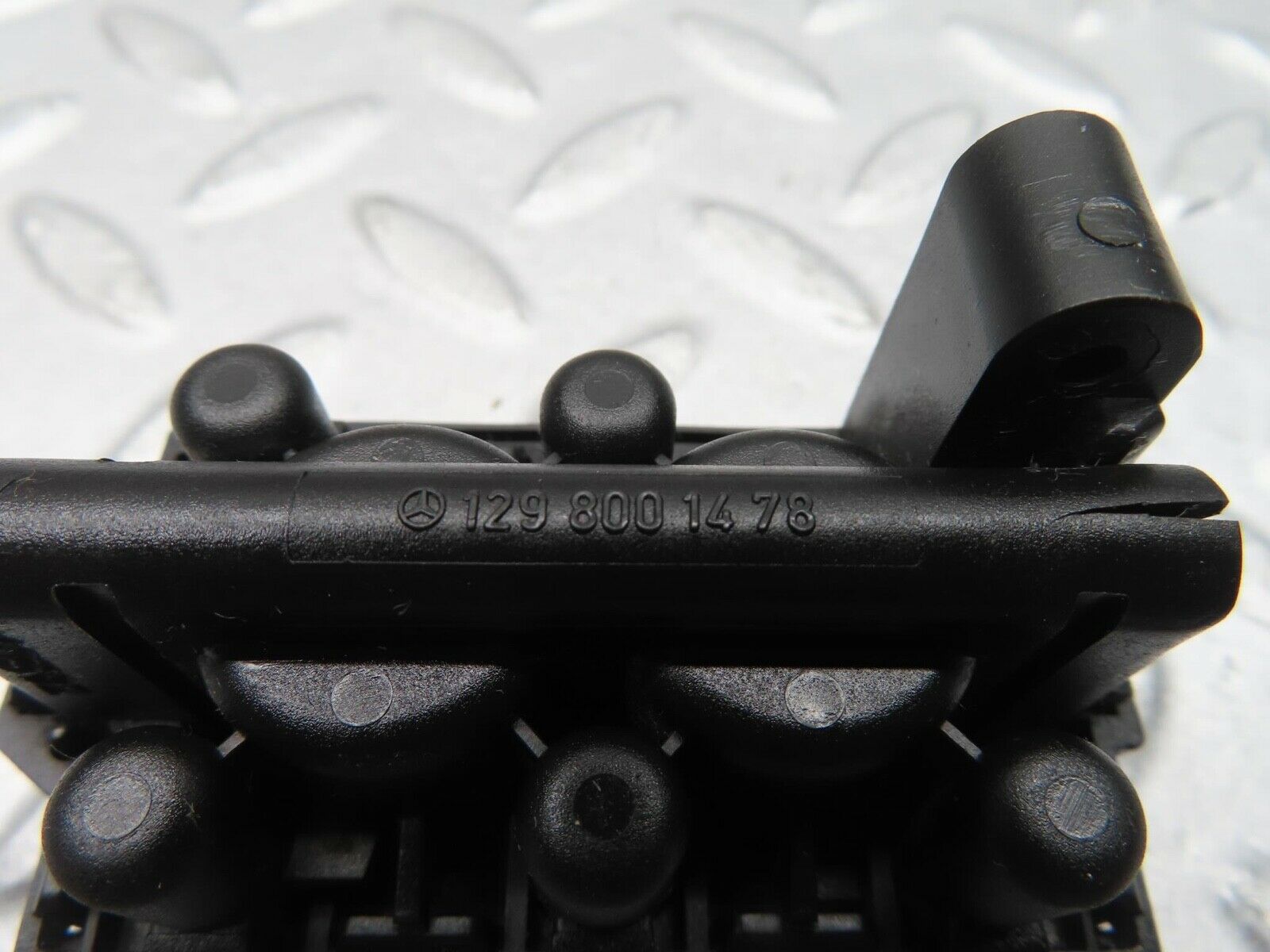 12019 Mercedes-Benz R129 300SL Coupe Vacuum Pump Distribution Unit 1298001478