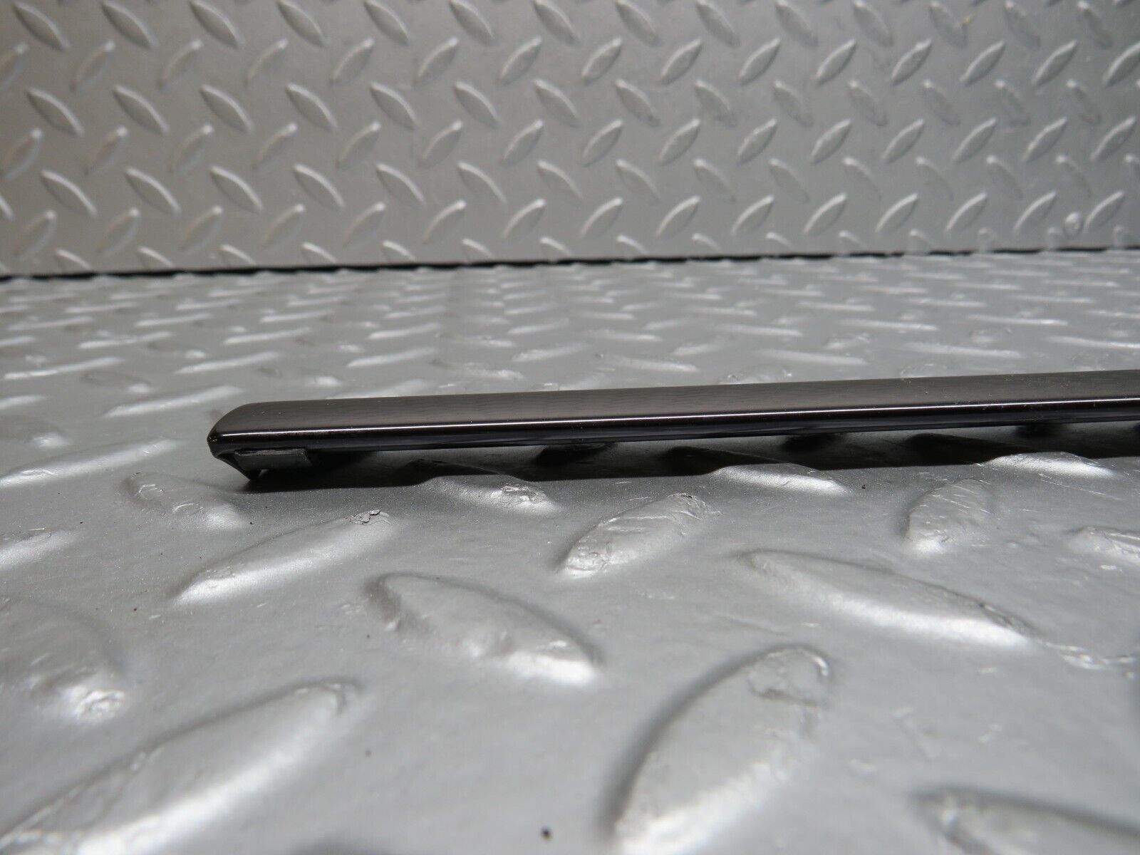 38523 Mercedes-Benz R129 280SL Coupe Right Door Window Moulding Trim