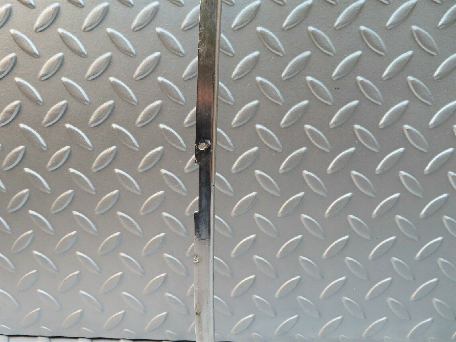 2047 Mercedes-Benz W105 219 PONTON Rear Right Door Chrome Trim