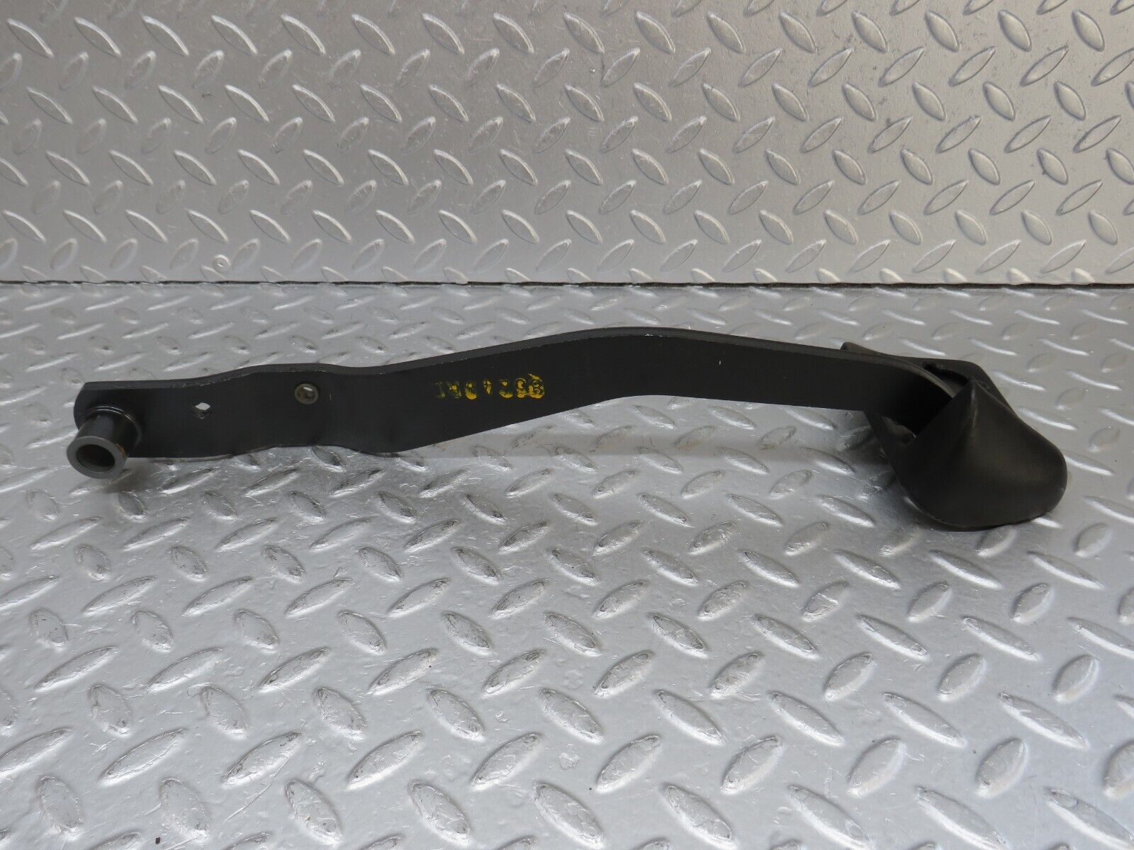 36162 Mercedes-Benz W126 420SE Brake Pedal With Rubber 1232910082