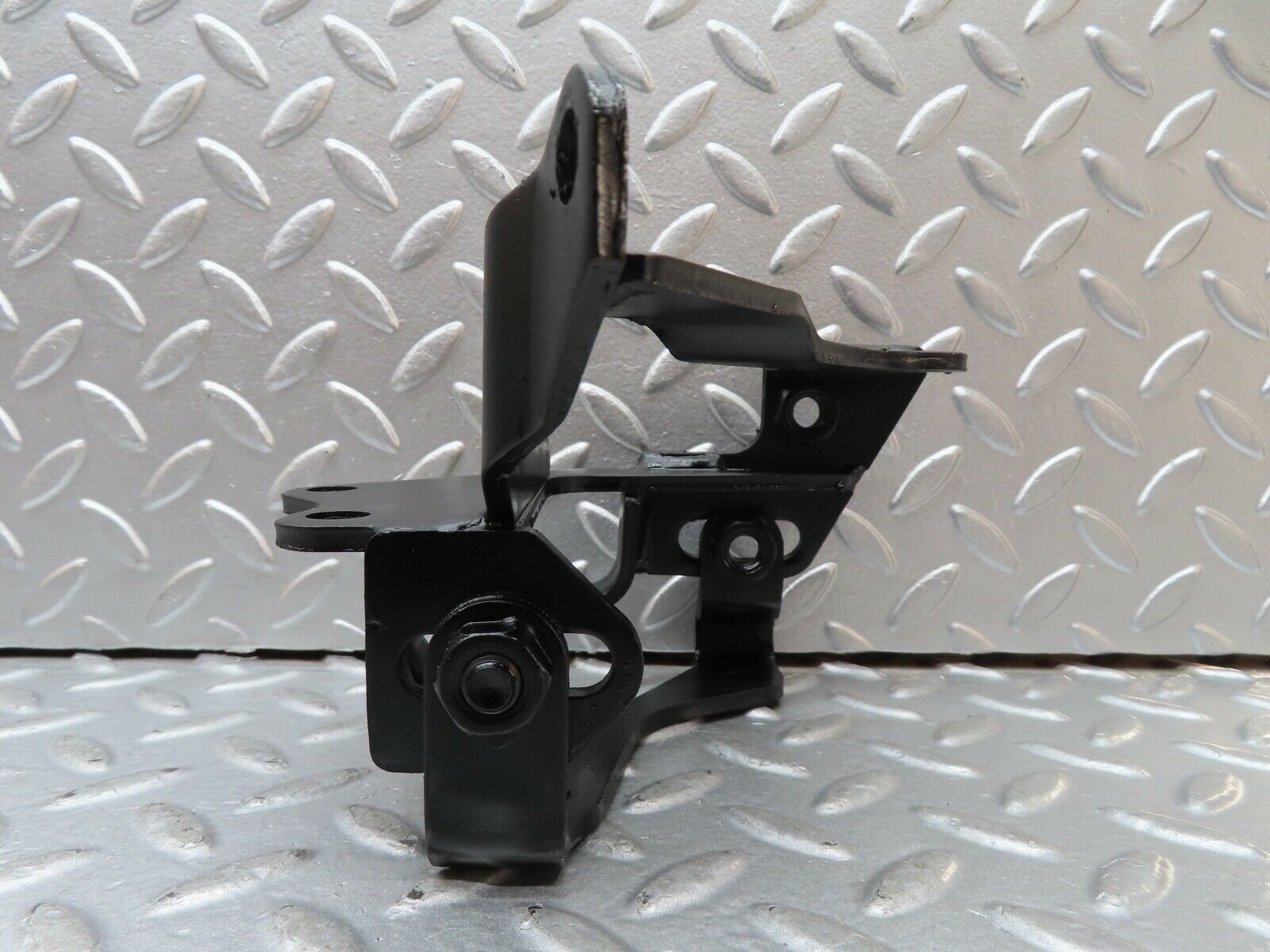 20361 Mercedes-Benz W114 280CE Coupe Power Steering Pump Bracket