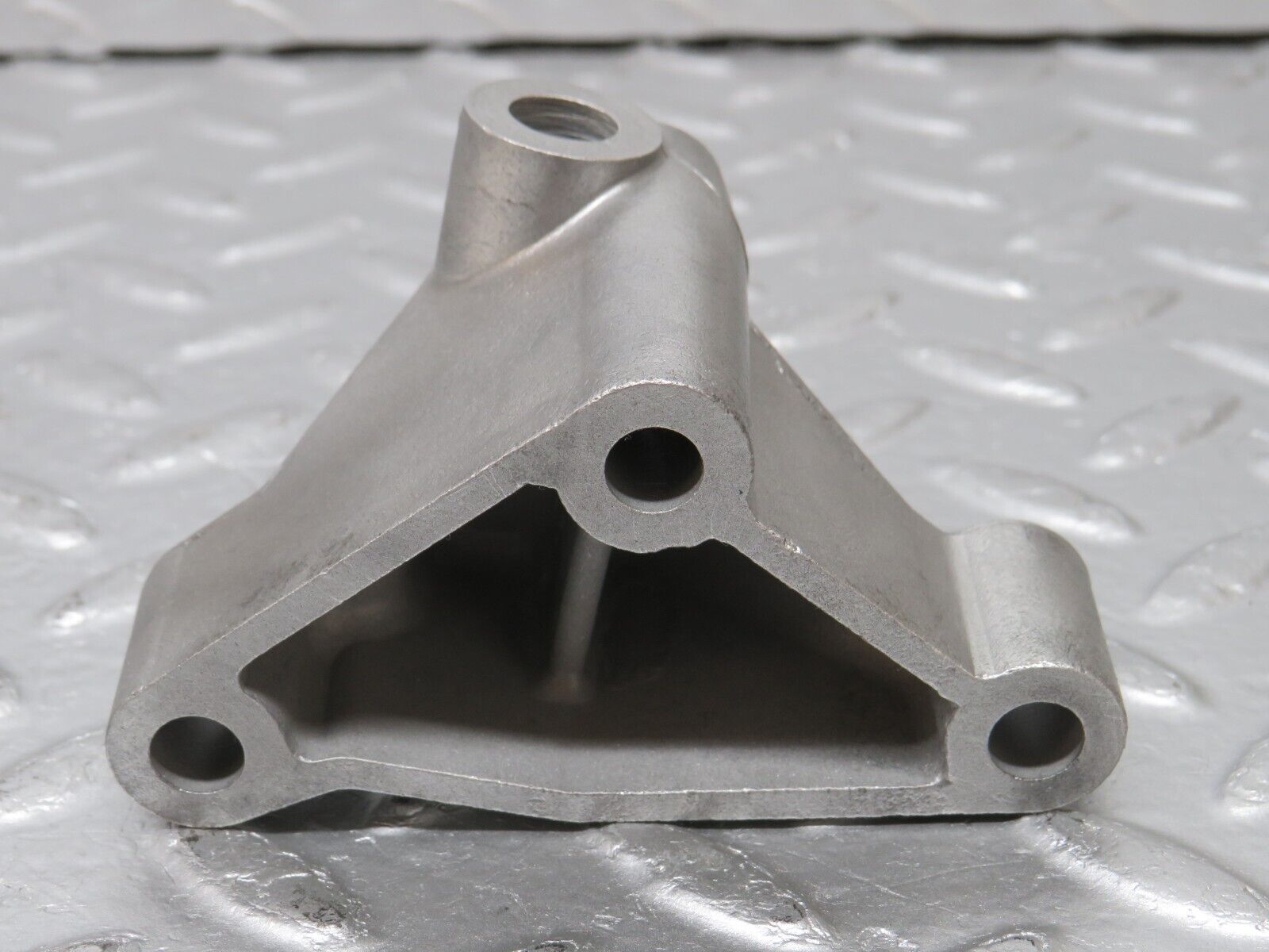 33738 Mercedes-Benz W201 190E 2.0L Alternator Generator Support 1021550835