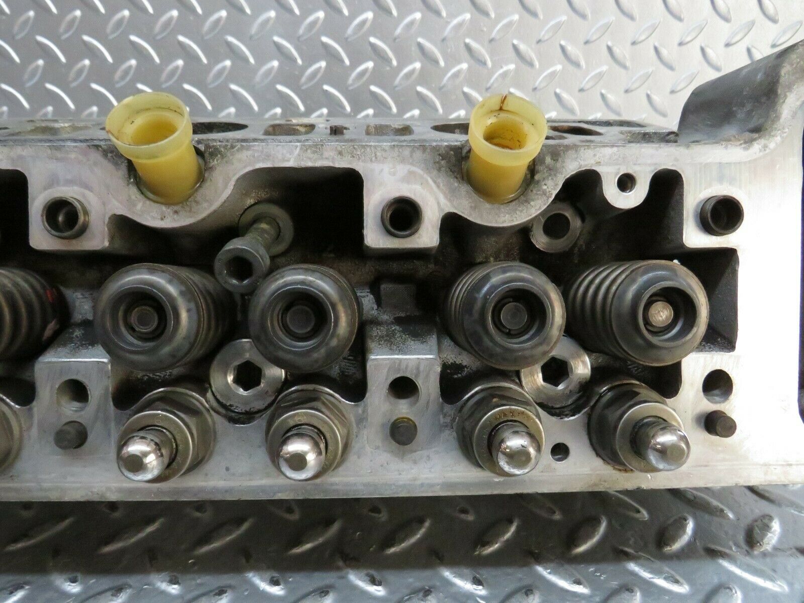 23871 Mercedes-Benz C107 450SLC Coupe Cylinder Head Right 1160162701