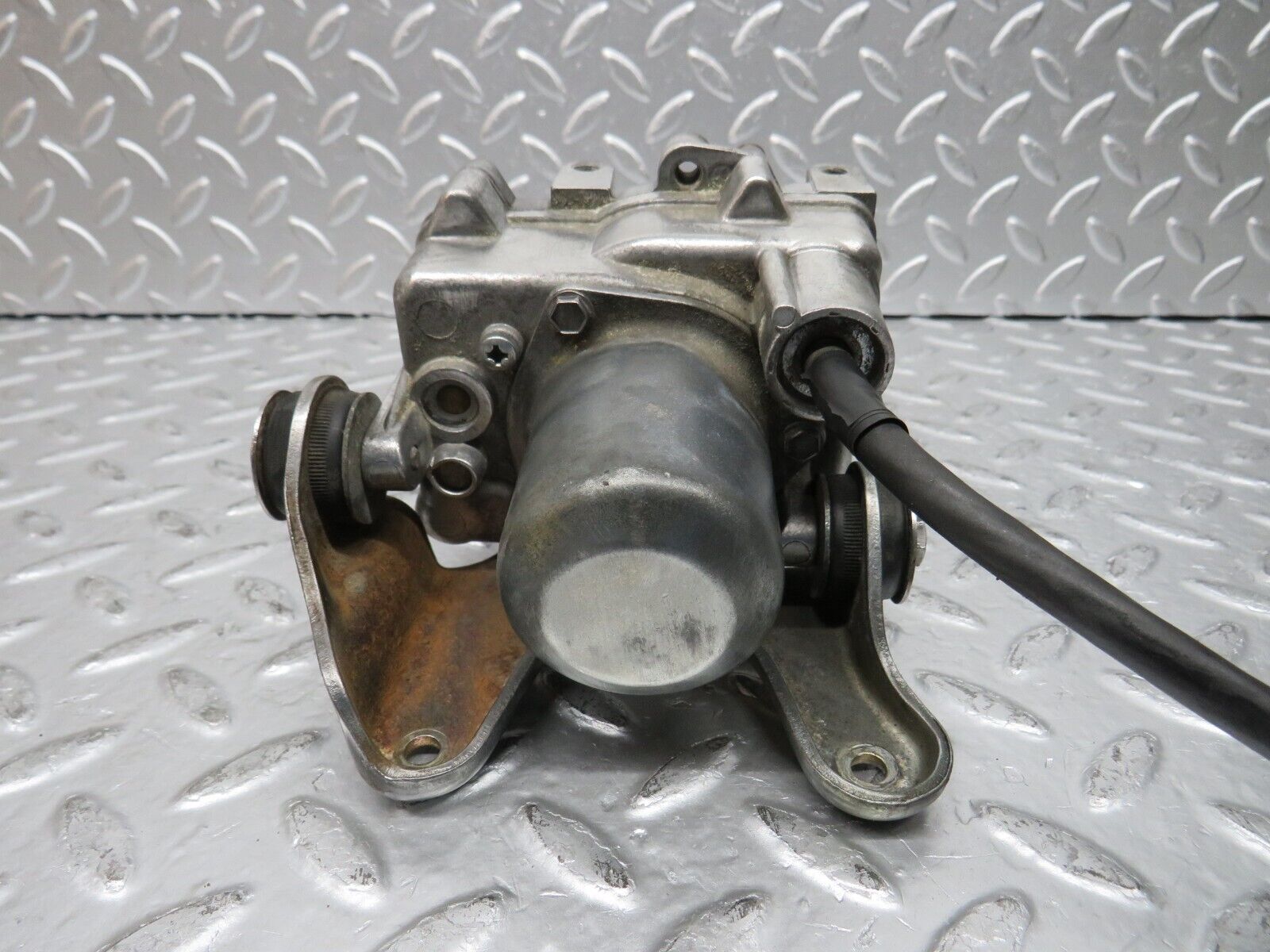 29815 Mercedes-Benz W123 230E Cruise Control Actuator 0015457532