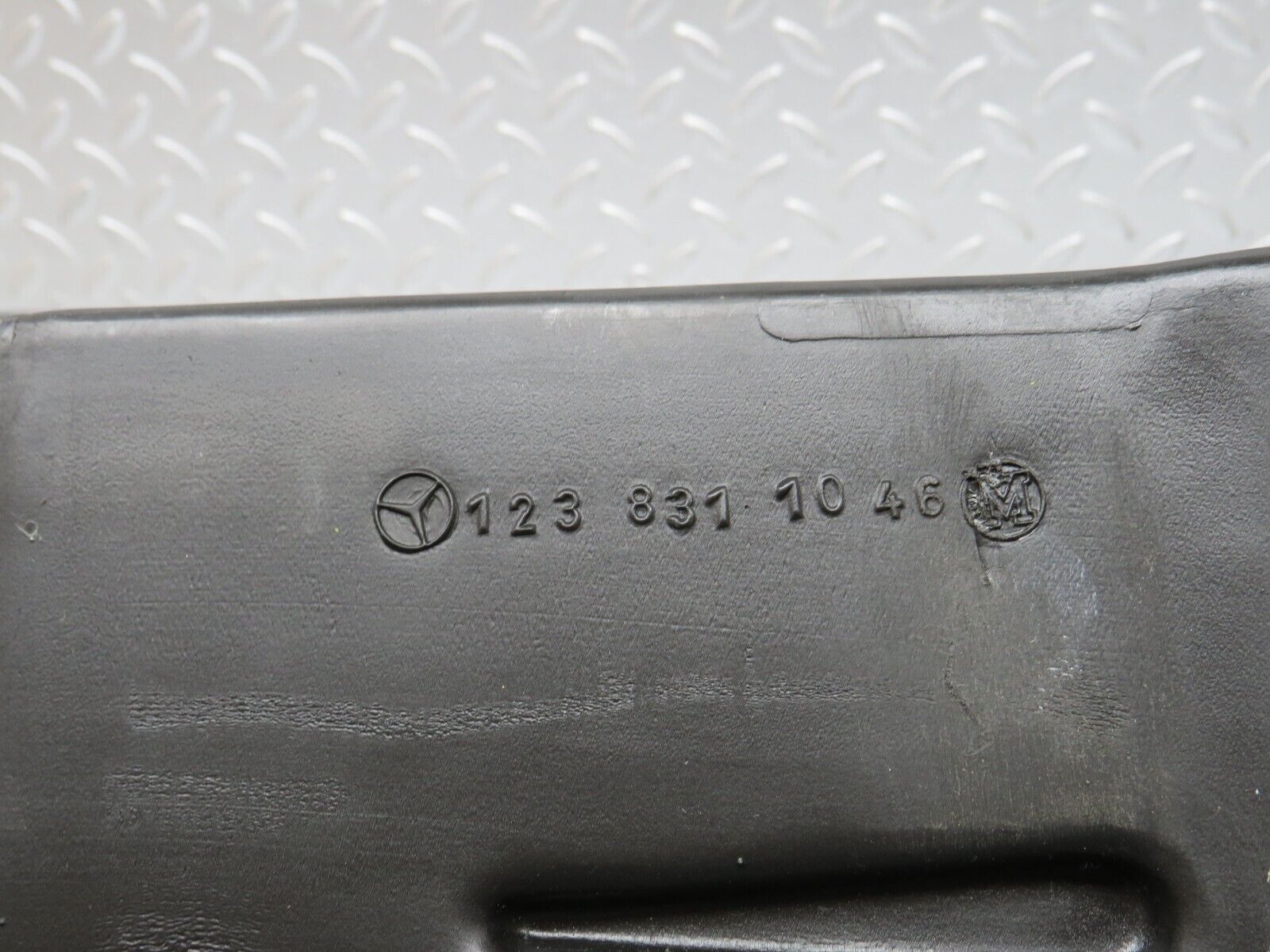 0491 Mercedes-Benz W123 230E Air Duct Heater Ventilation Right 1238311046