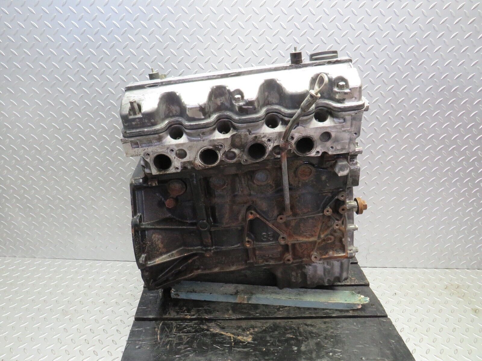 30570 Mercedes-Benz W124 230E Complete Engine 1020113501 M102.982