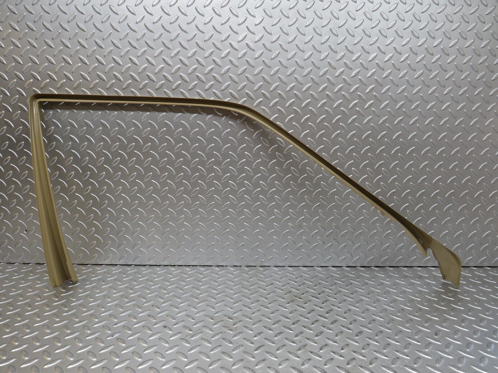 27776 Mercedes-Benz S124 300TE Front Right Door Window Frame Trim 1247250271