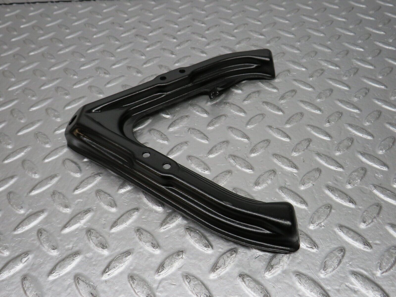 31693 Mercedes-Benz W201 190LE 1.8L Air Intake Manifold Bracket