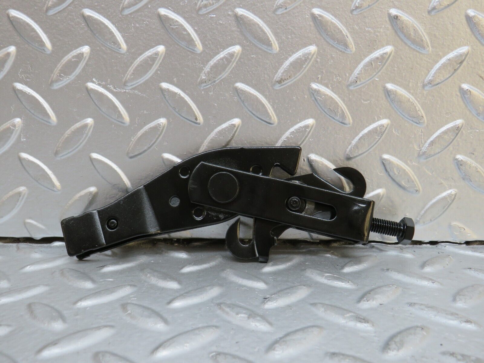 29433 Mercedes-Benz W124 230E Handbrake Adjusting Handbrake Regulator