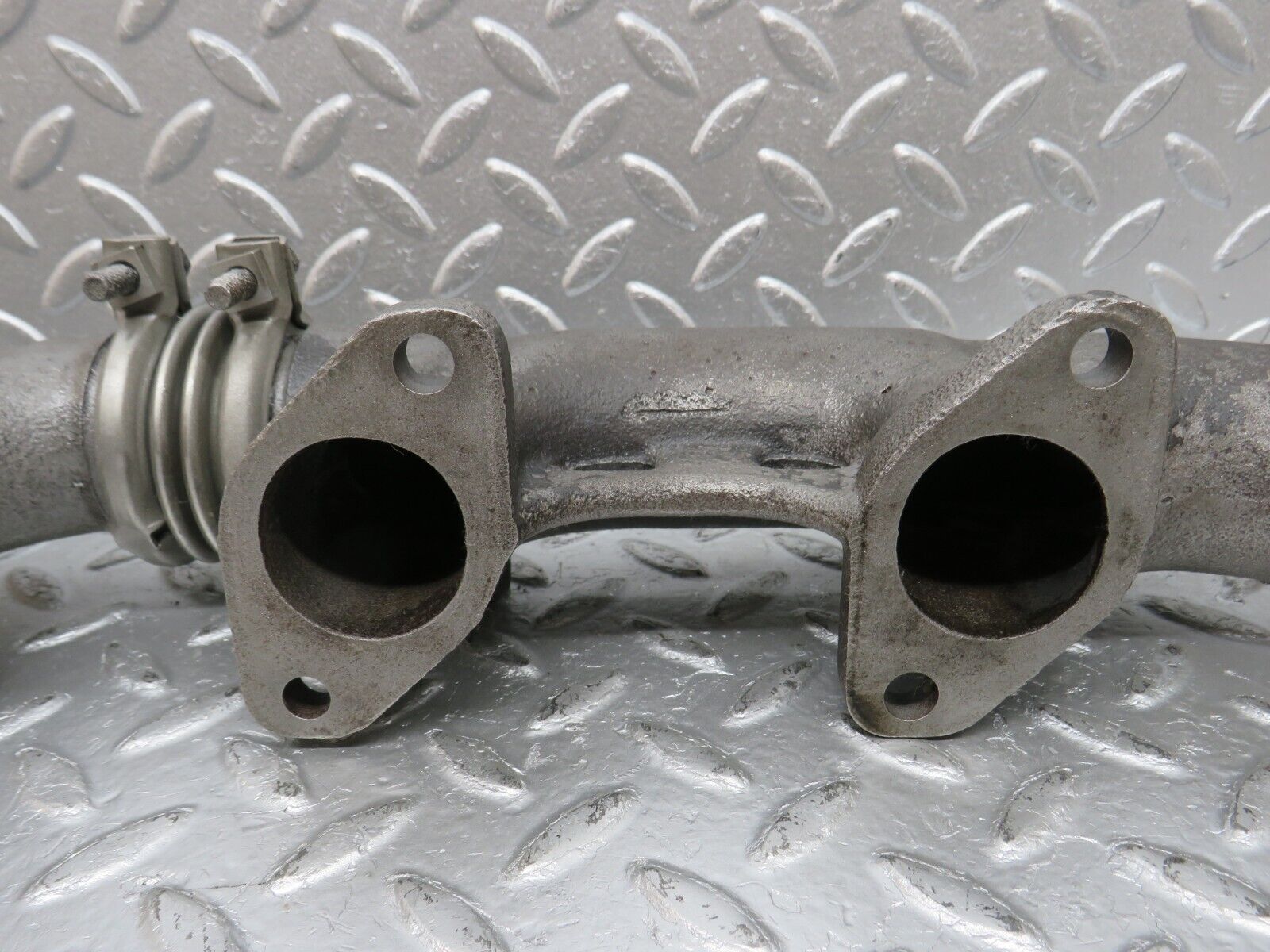 33117 Mercedes-Benz W126 380 V8 Exhaust Manifold Left 1161422302 1161422902