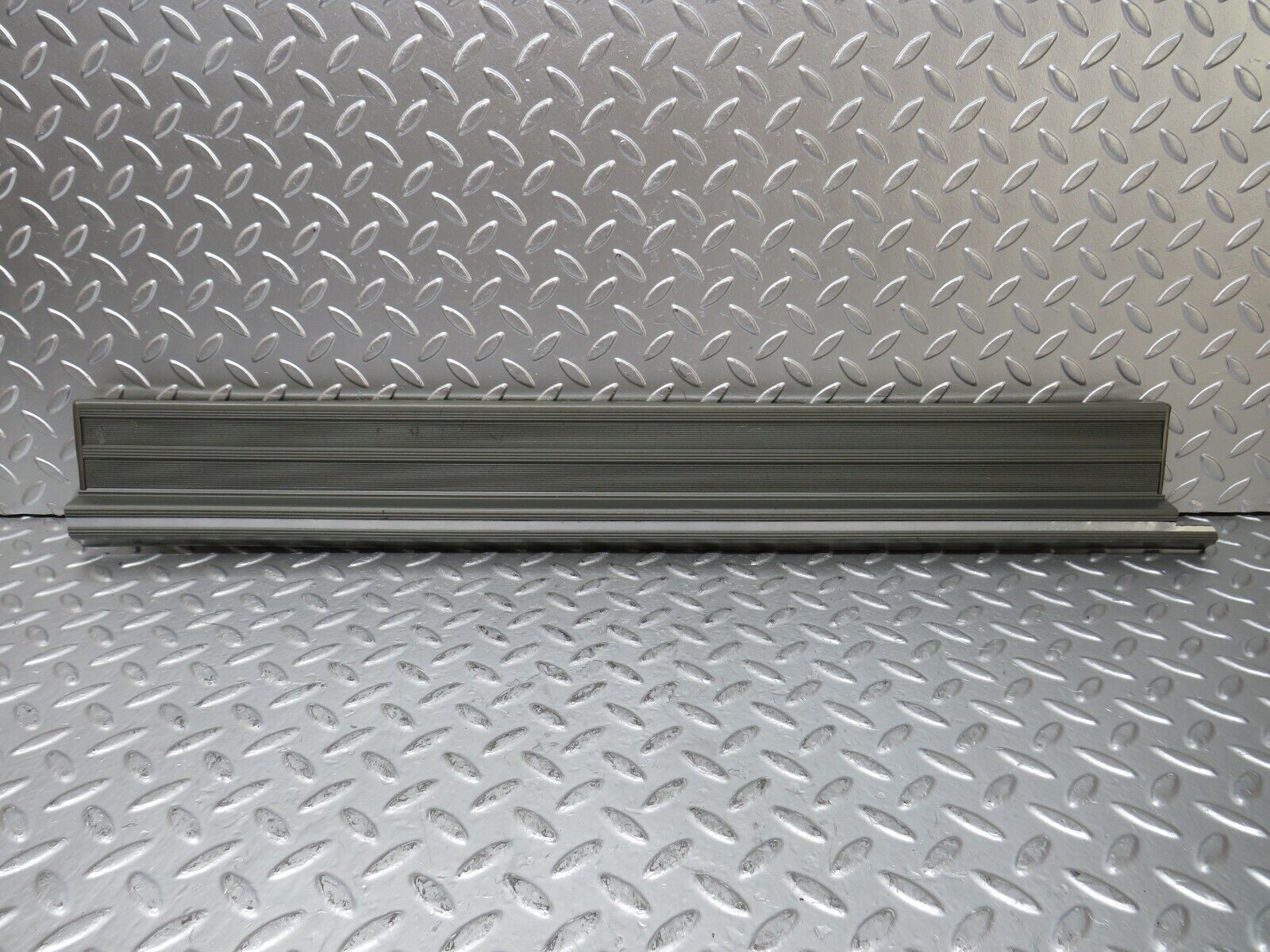 26278 Mercedes-Benz W116 450SE Front Left Door Sill Grey