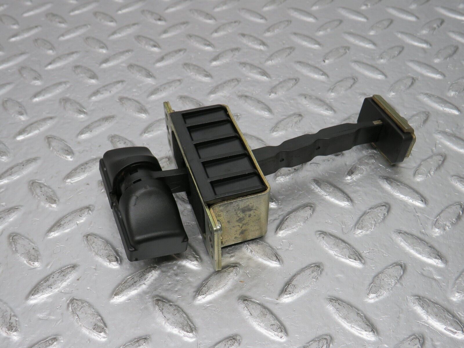 32279 Mercedes-Benz W220 S430 Front Left Door Safety Check Strap