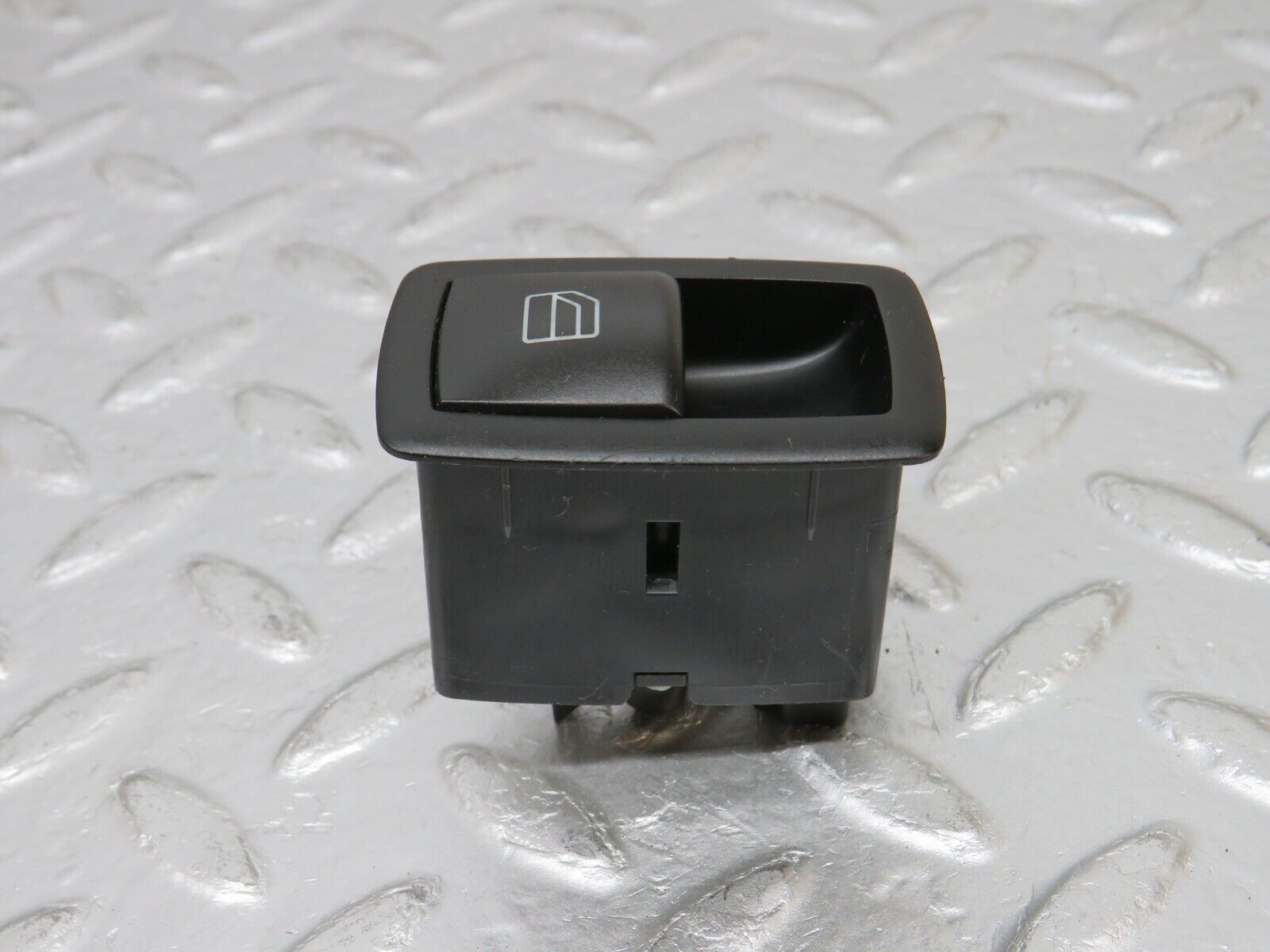 32744 Mercedes-Benz W245 Rear Right Electric Window Switch 2518200510