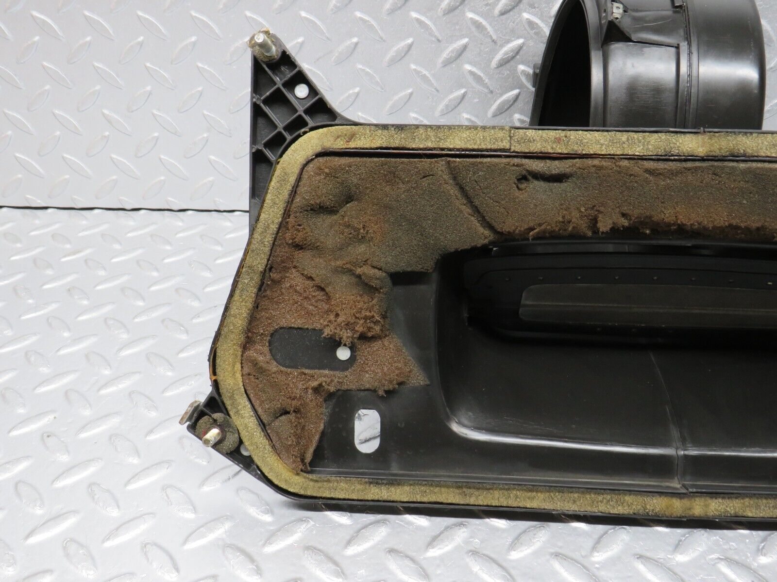 38862 Mercedes-Benz W201 190E 2.6L Heater Blower Housing