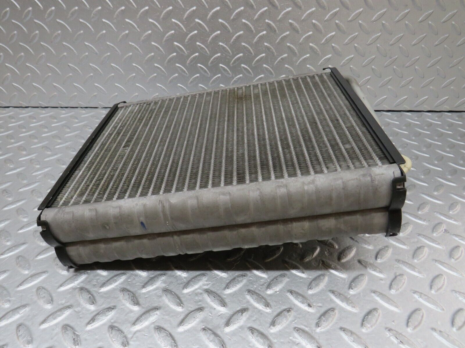 35233 Mercedes-Benz W221 Air Conditioning Radiator Behr 2218300158