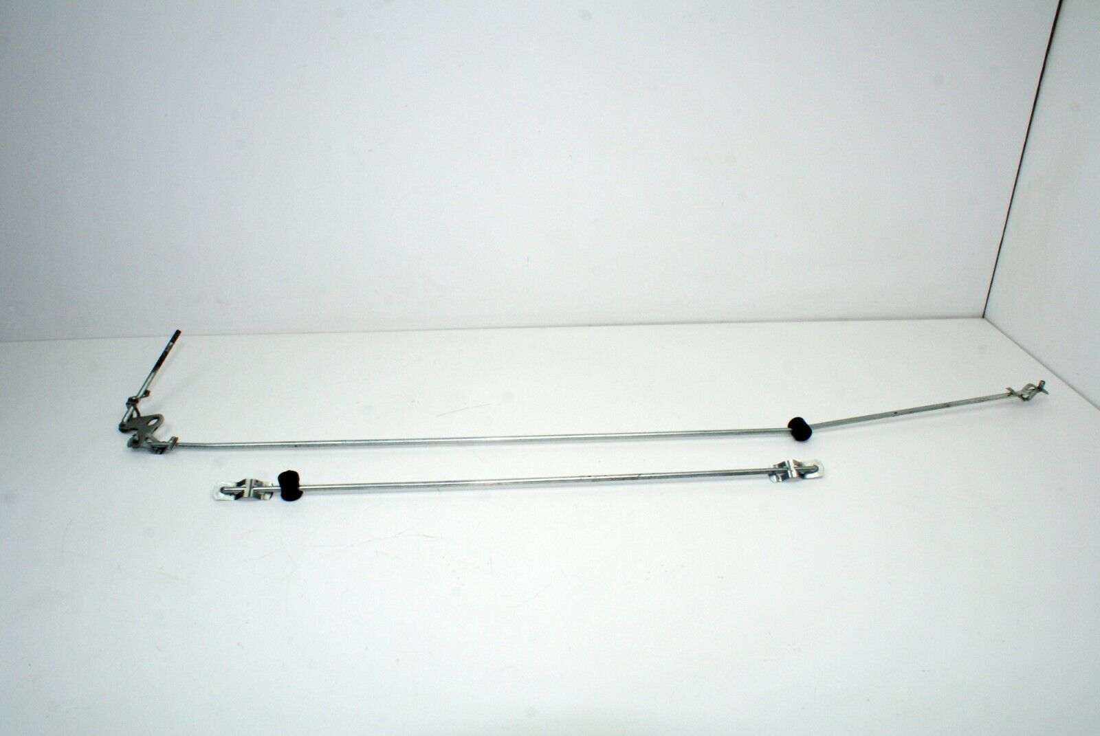 2073 Mercedes-Benz W105 219 PONTON Door Lock Control Bar Rear Right