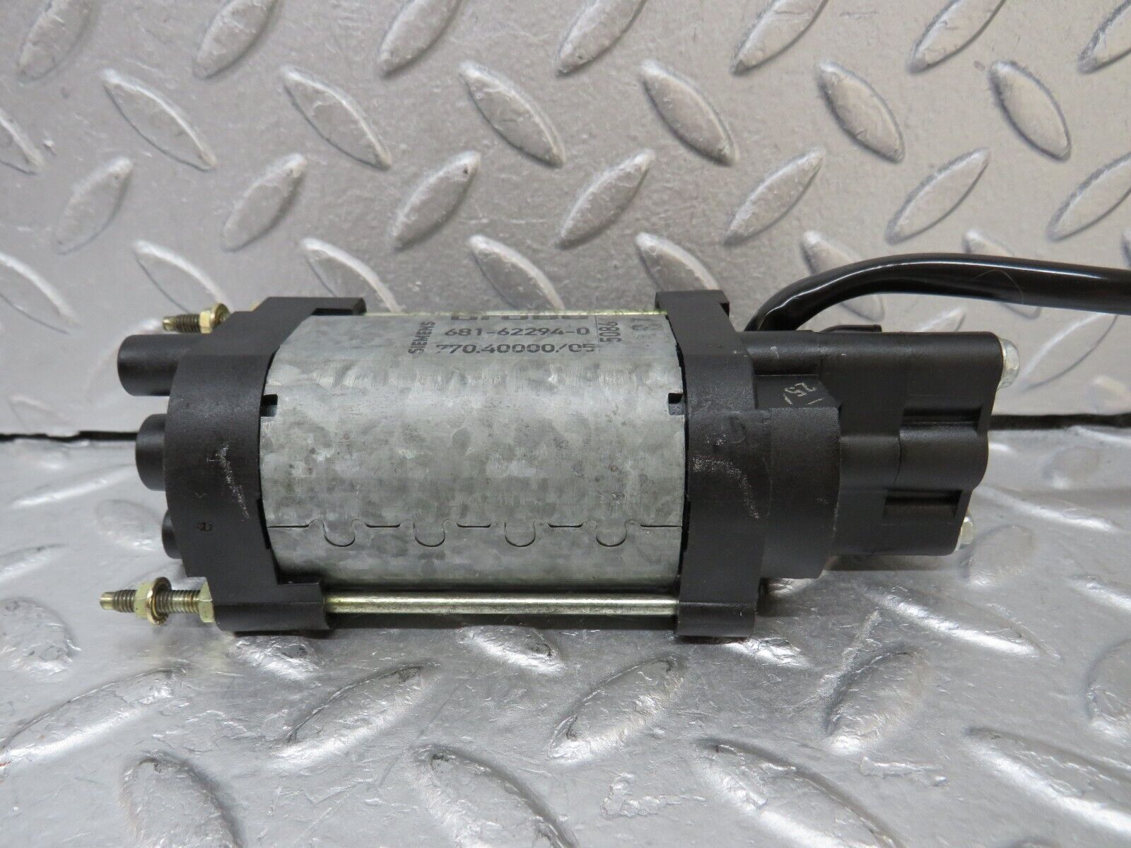 37068 Mercedes-Benz C126 420SEC Coupe Front Right Seat Adjustment Motor Brose