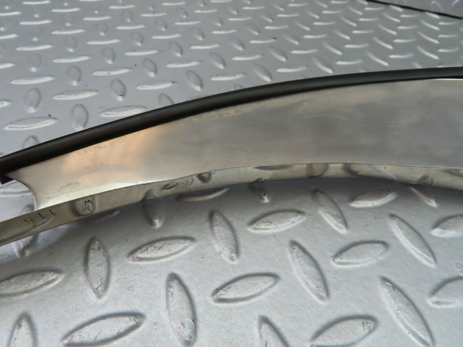 7354 Mercedes-Benz W116 450SE Wheel Arch Chrome Fender Wing Trim Front Left