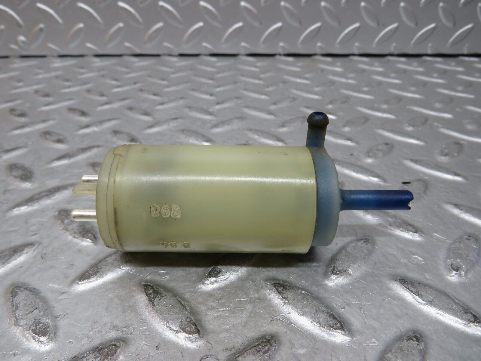 28822 Mercedes-Benz W123 230E Windscreen Washer Pump