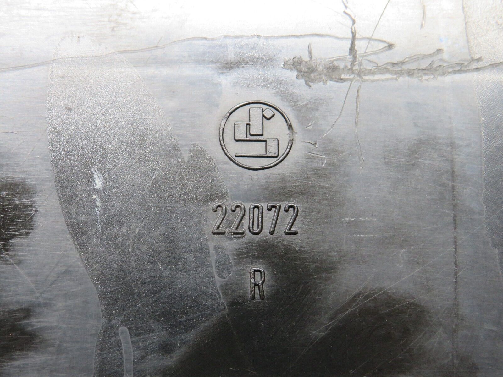 36191 Mercedes-Benz W126 420SE Tail Light & Bulb Holder Right Side 22072