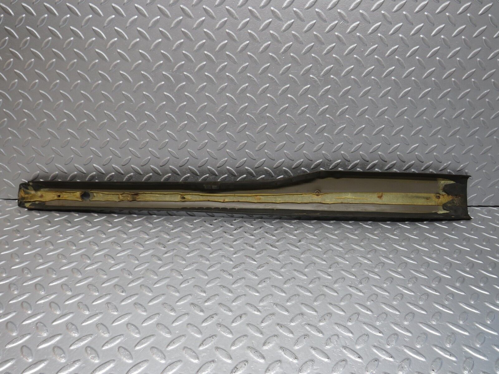 40240 Mercedes-Benz W110 230 B Pillar Cover Right Side