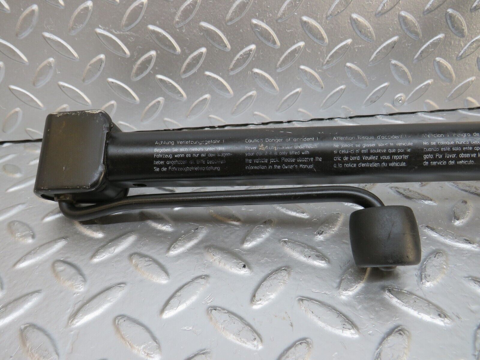 32729 Mercedes-Benz W201 Car Jack 2105830115