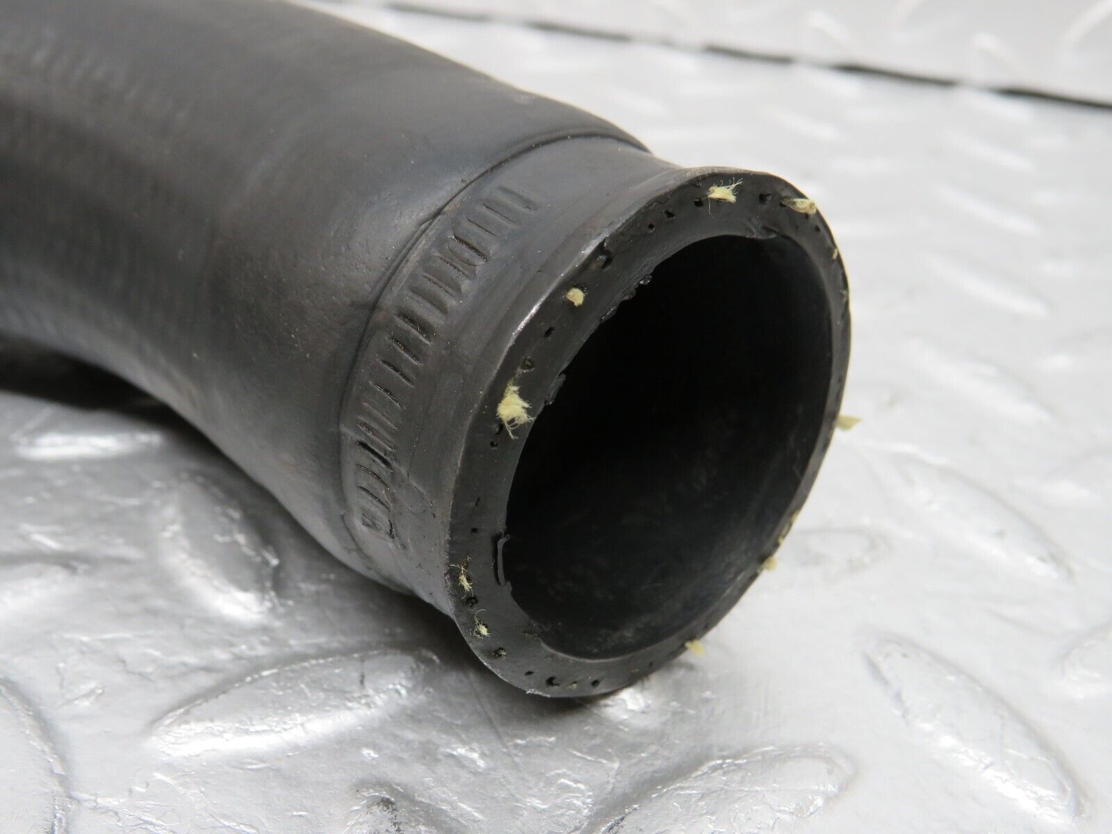 34634 Mercedes-Benz C126 380SEC Coupe Radiator Hose Pipe 1265012082