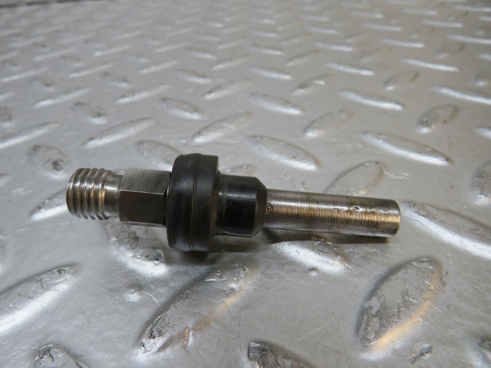 29929 Mercedes-Benz W123 230E Fuel Injector Bosch 0437502010