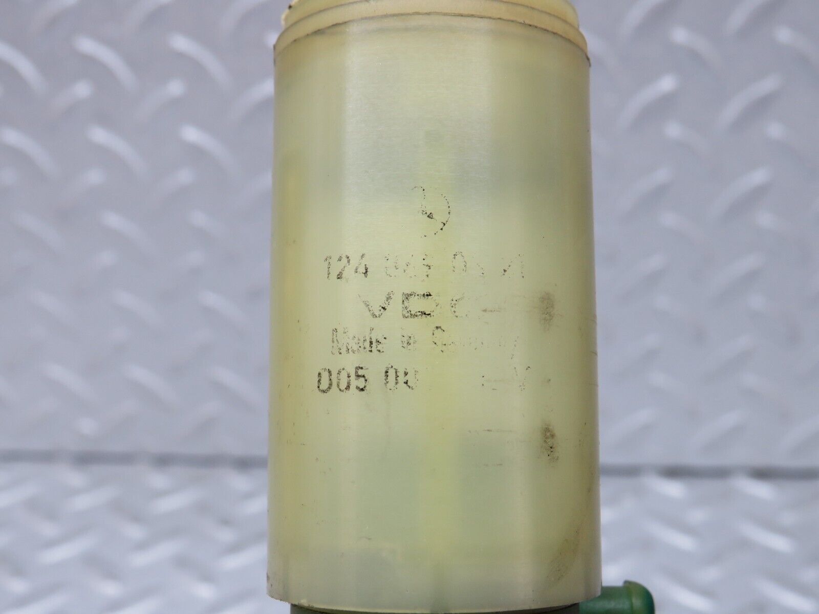 37740 Mercedes-Benz A124 320E Cabriolet Windscreen Washer Pump VDO