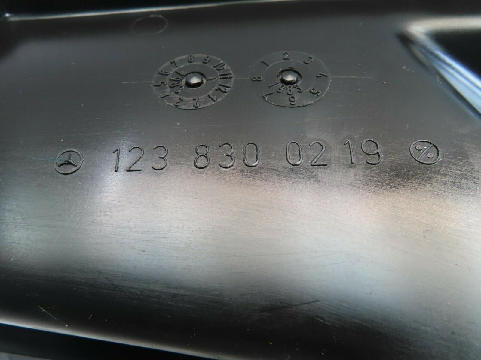 10926 Mercedes-Benz W123 230E Air Duct Vent Left And Right Side 1238300119