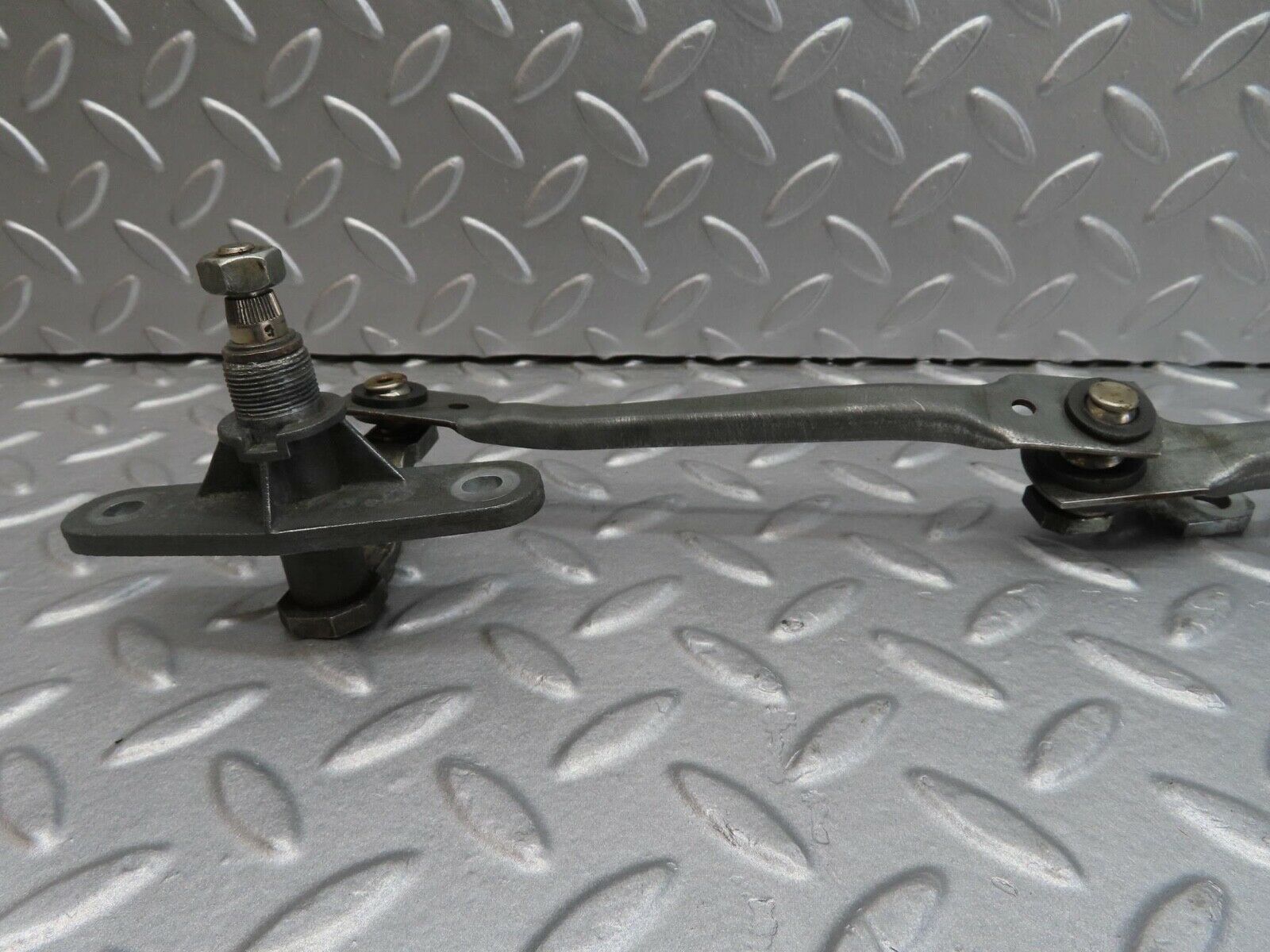 16021 Mercedes-Benz W123 280E Windscreen Wiper Linkage