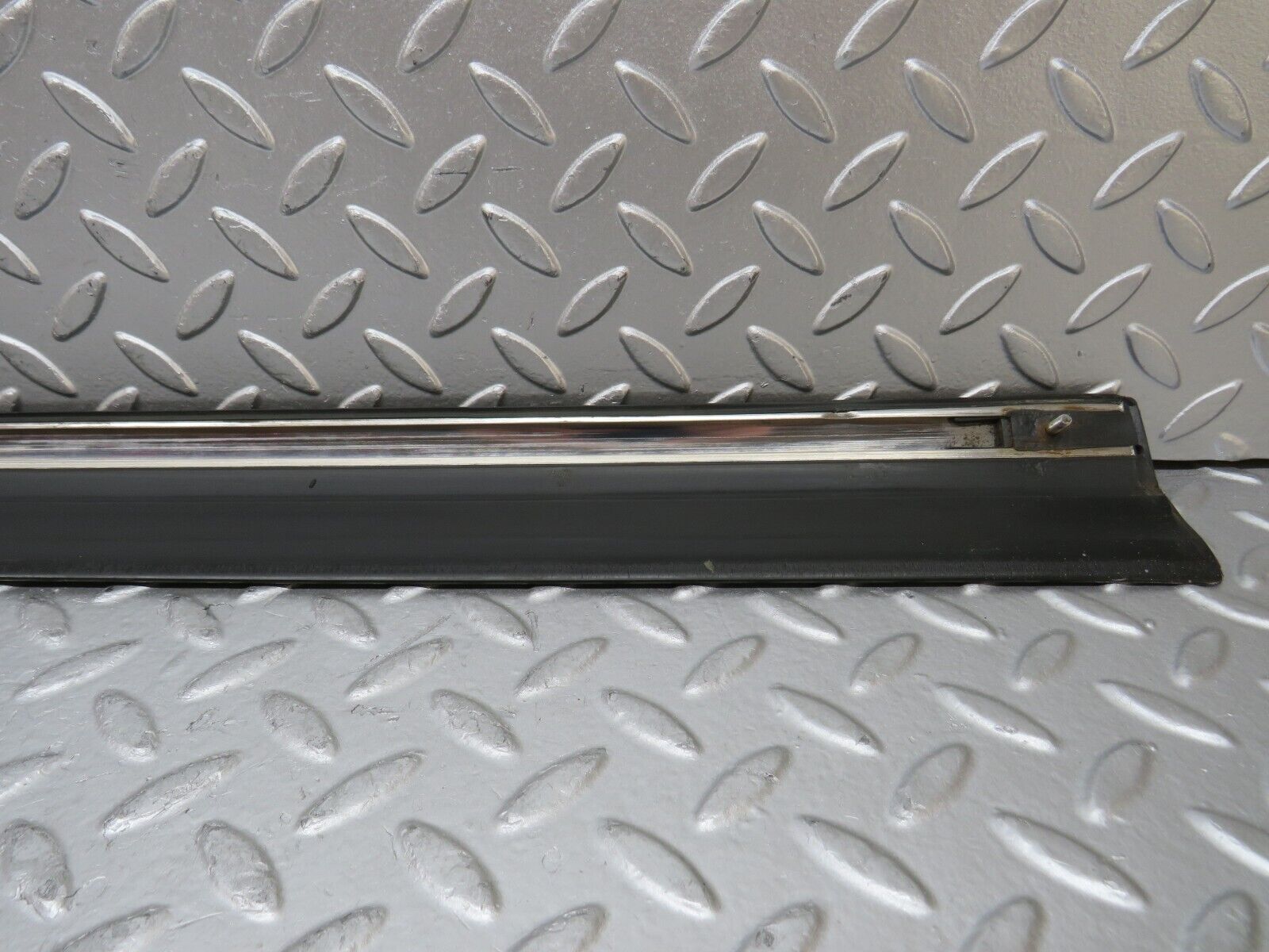 27898 Mercedes-Benz W123 280E Front Right Door Lower Moulding Trim