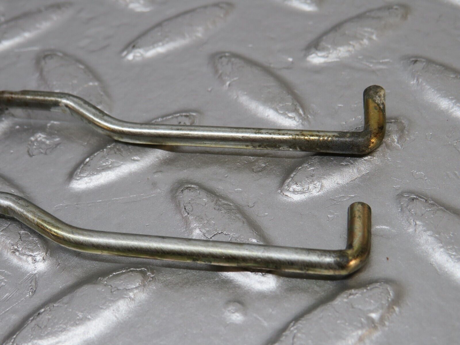 33636 Mercedes-Benz W201 190E 2.0L Front Door Lock Knob Pair