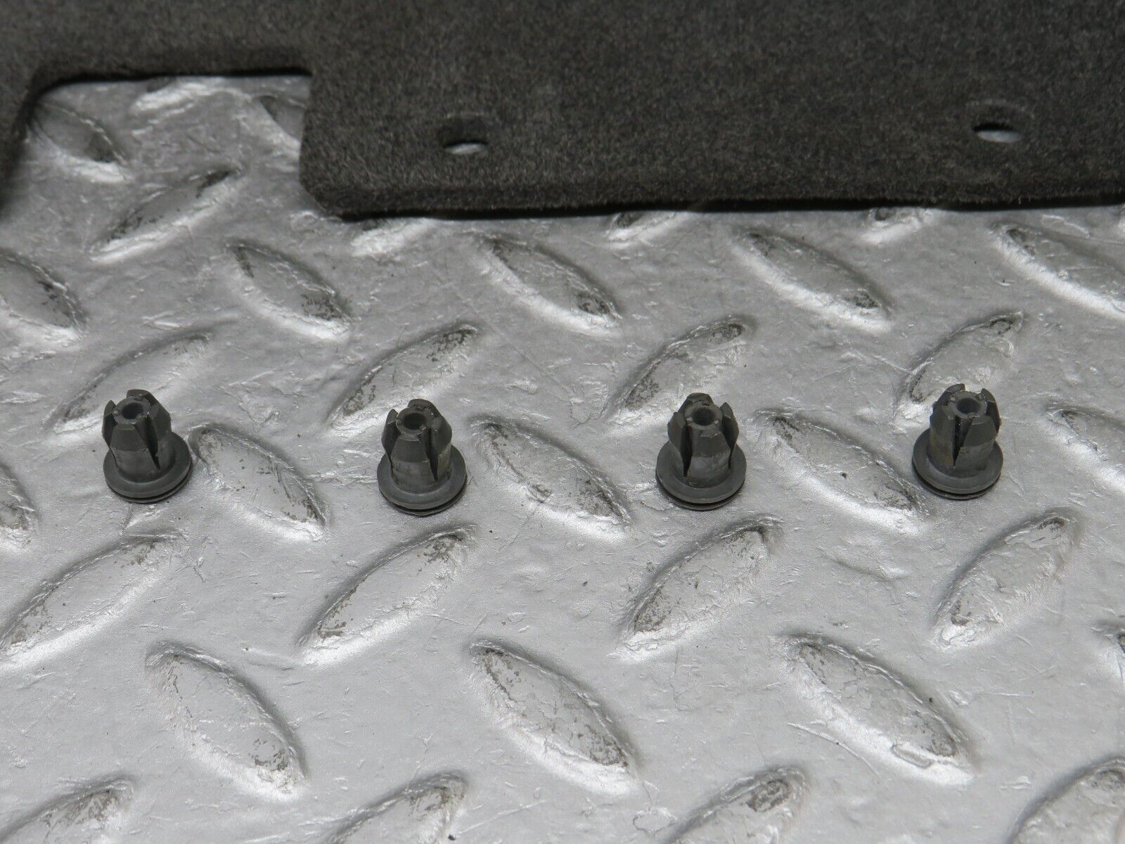 36172 Mercedes-Benz W126 420SE Glove Box 1266800291 1266930233