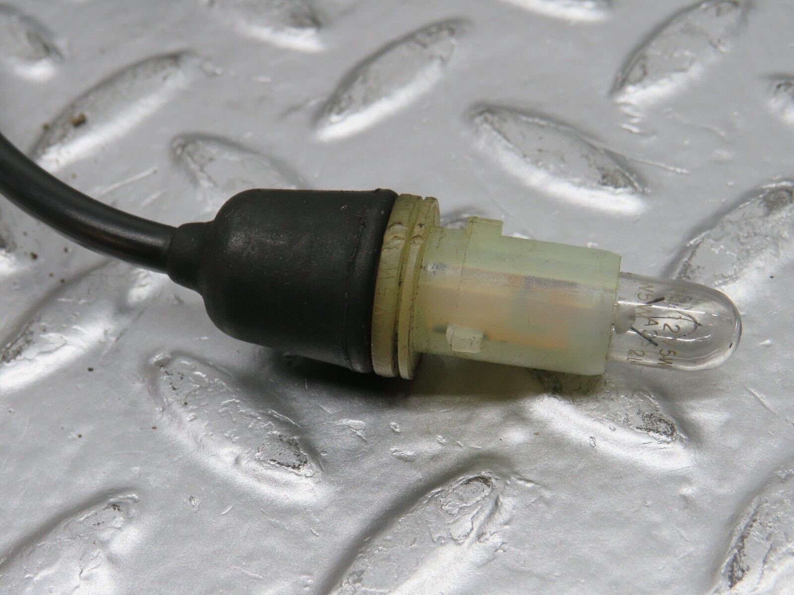 31519 Mercedes-Benz S124 220TE Front Wing Indicator Cable Wire 1249971881