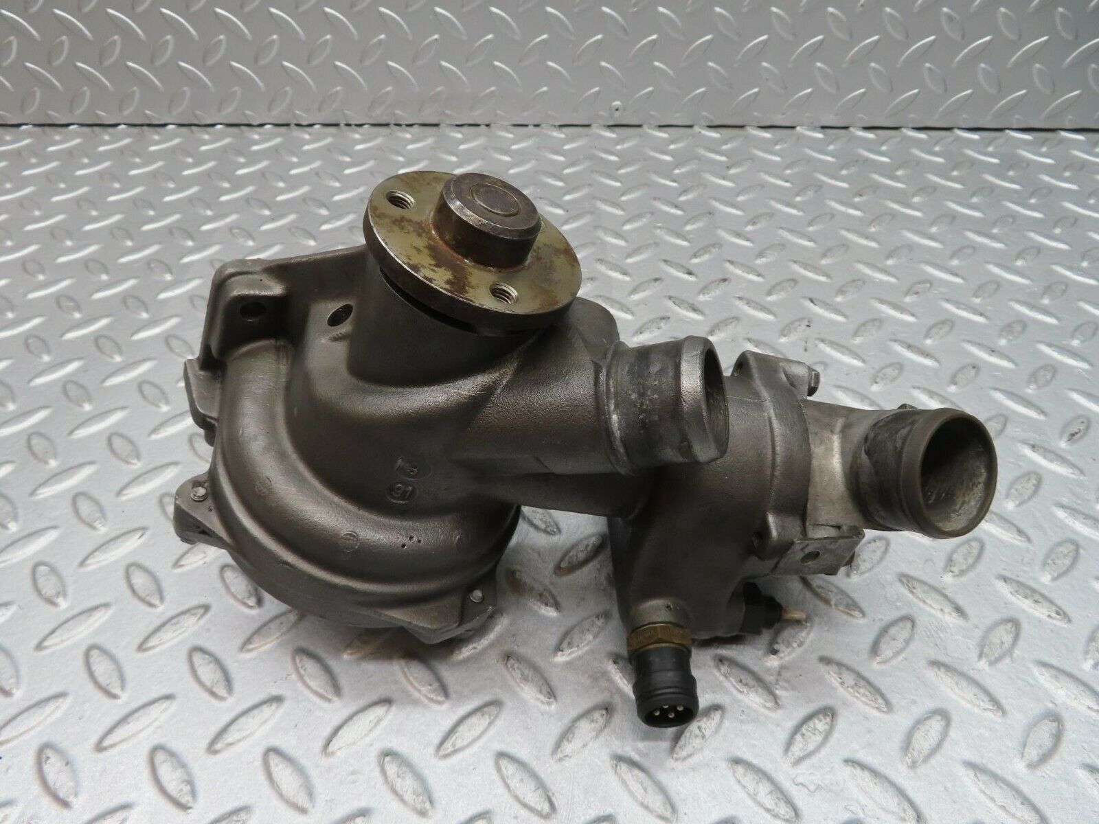 12166 Mercedes-Benz R129 300SL Coupe Water Pump 1032010101