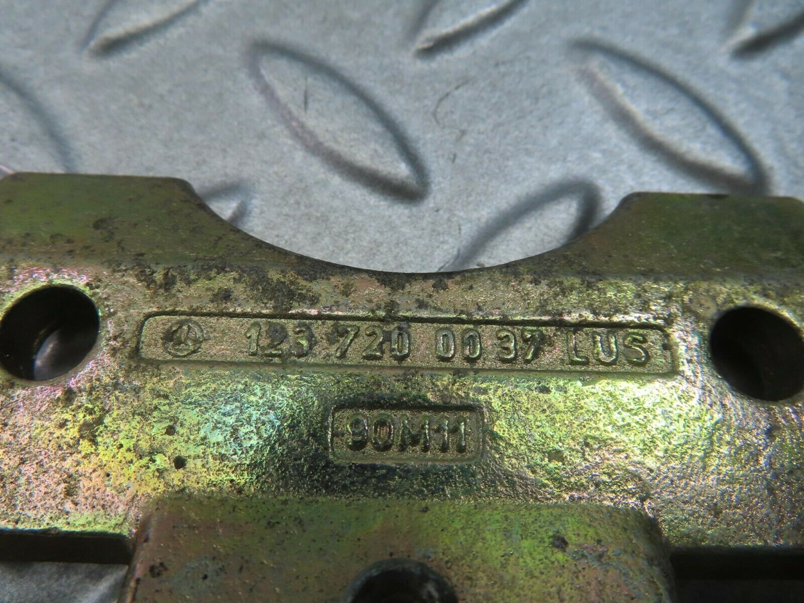 8261 Mercedes-Benz W123 Door Hinge 1237200037