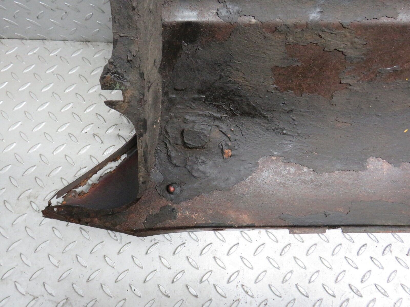 40526 Mercedes-Benz W110 230 Front Right Wing Fender Panel